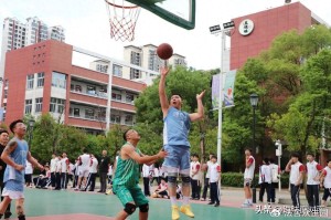 爱游戏体育登录入口-打球被恶意违体致伤，裁判吹罚违体，能找对方赔钱吗？|篮球|骨折|法律|犯规|受伤_新浪体育_新浪新闻