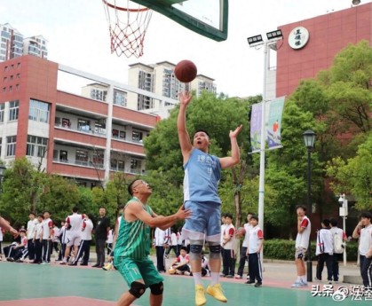 爱游戏体育登录入口-打球被恶意违体致伤，裁判吹罚违体，能找对方赔钱吗？|篮球|骨折|法律|犯规|受伤_新浪体育_新浪新闻