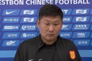 赵震：中场休息刘建业与罗斯的对峙，其实是刘建业有意为之